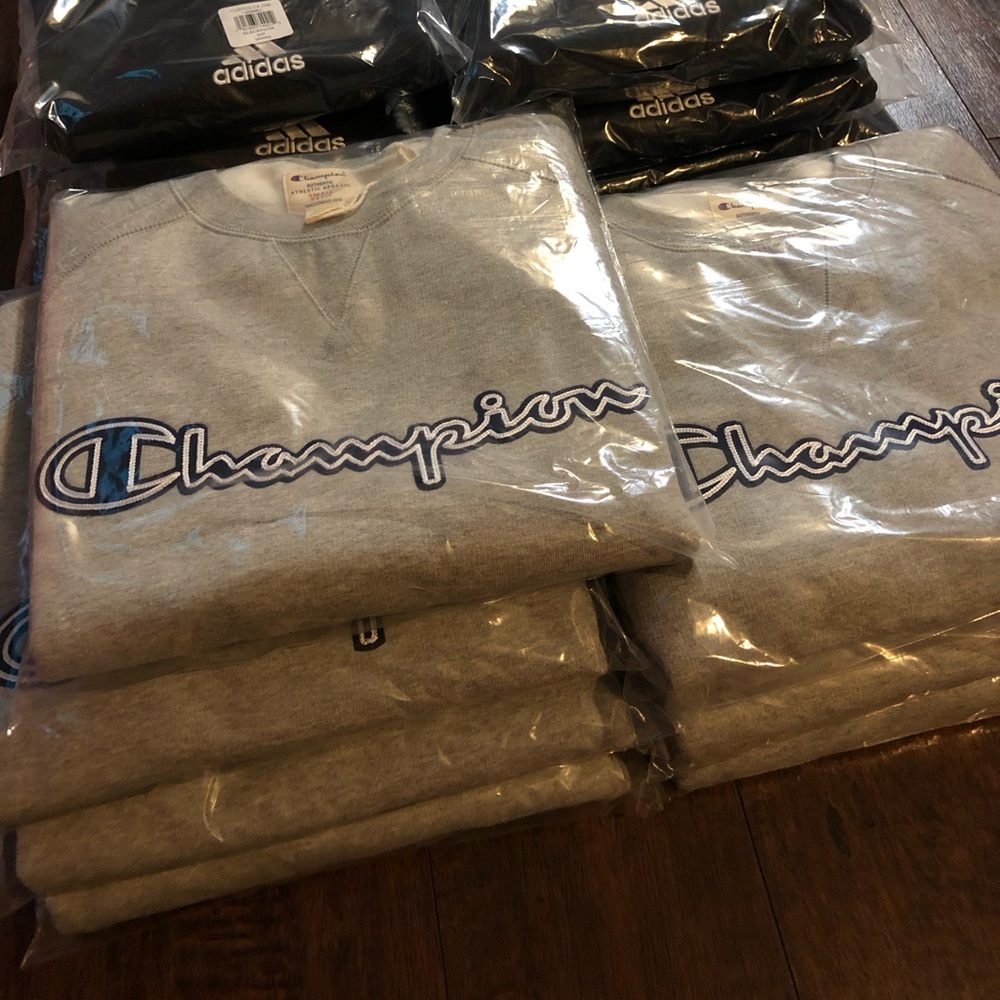 CHAMPION grey pullover - Picture 3 of 3